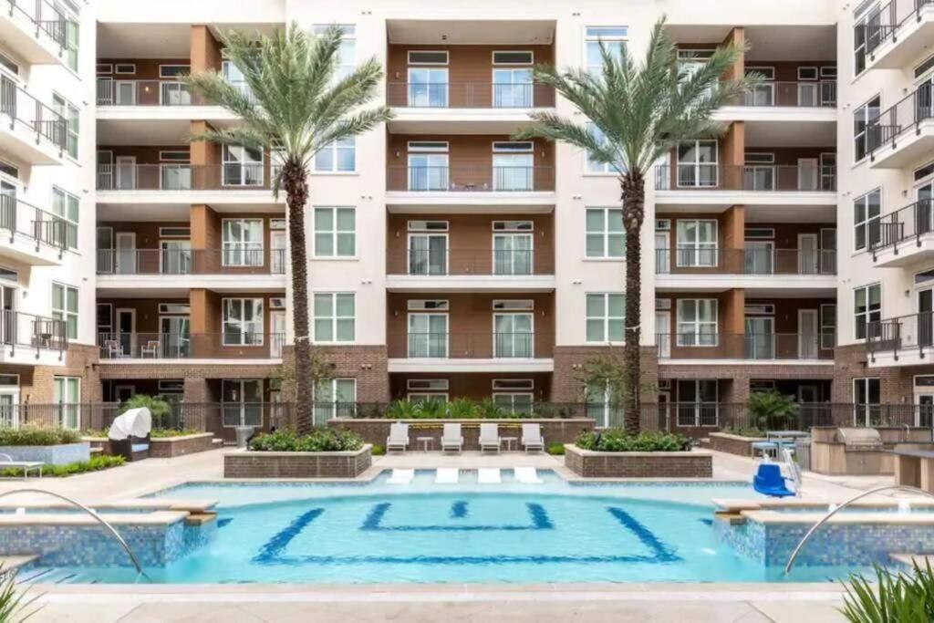 Sodo City Gem: Rooftop Skyline Pool Parking Wi-Fi Houston Bagian luar foto
