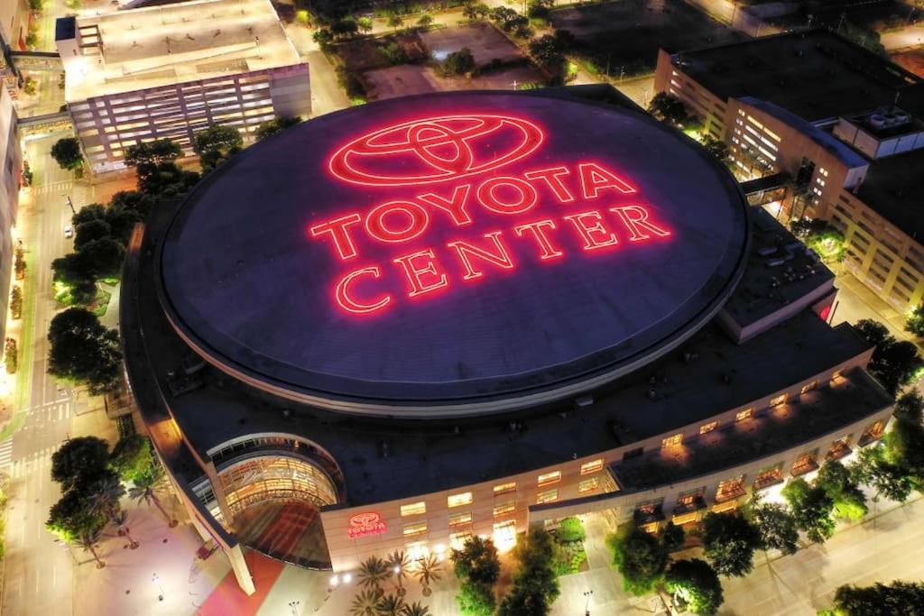 Sodo City Gem: Rooftop Skyline Pool Parking Wi-Fi Houston Bagian luar foto